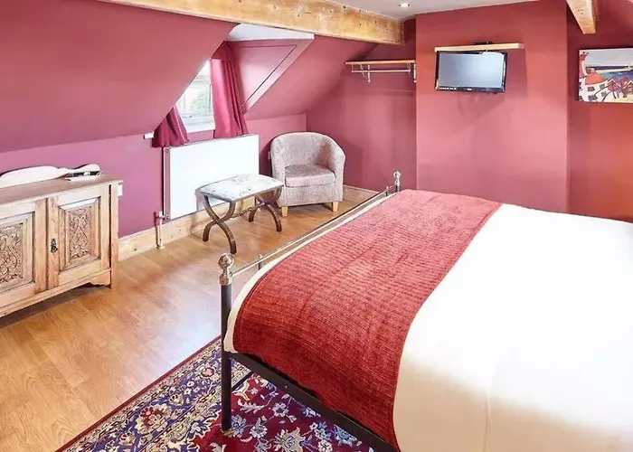 May House 3 Bedroomed House Whitby