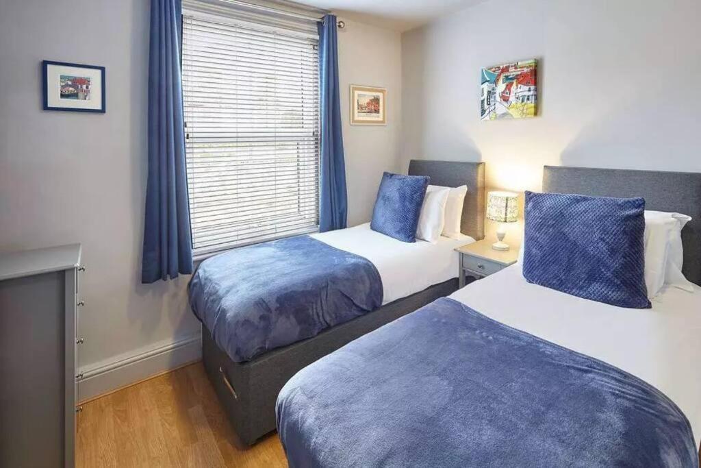 Apartment House 3 Bedroomed House
