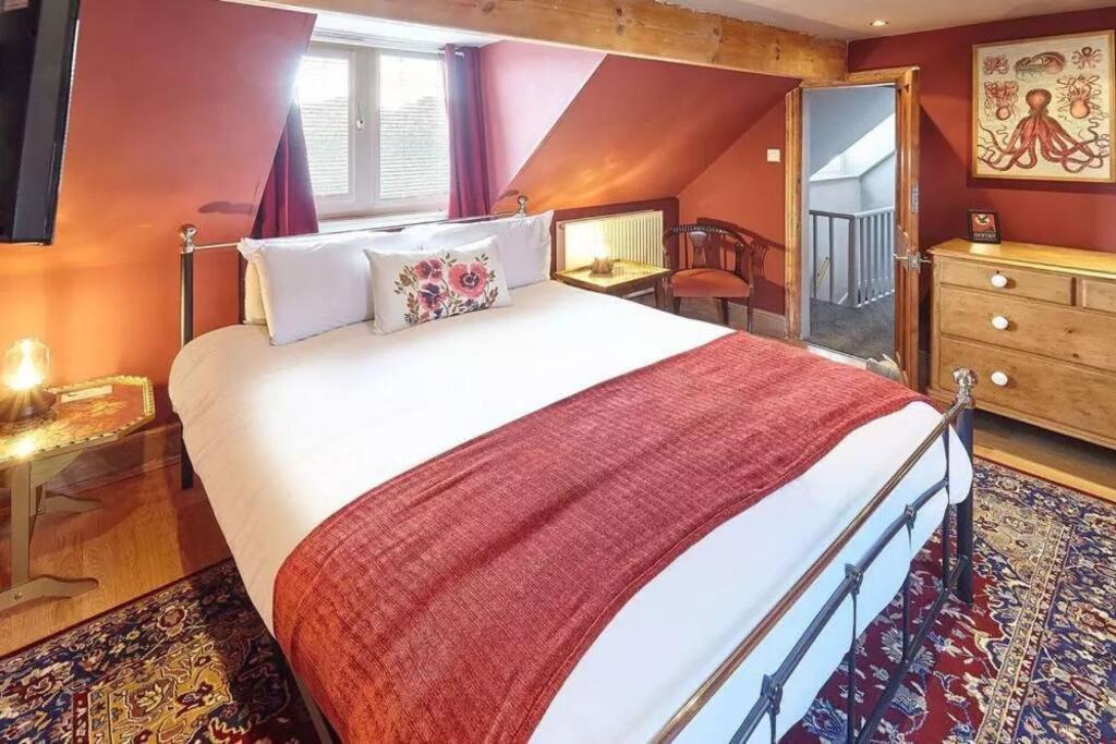 Apartment House 3 Bedroomed House Whitby