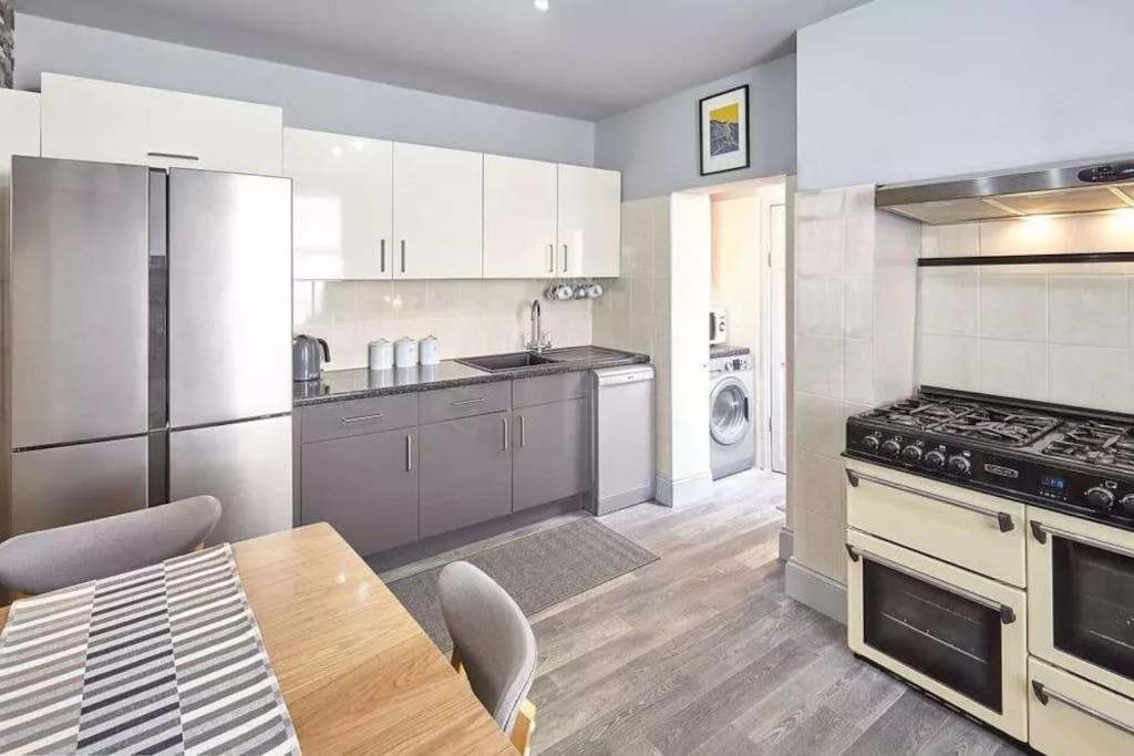 Apartment House 3 Bedroomed House