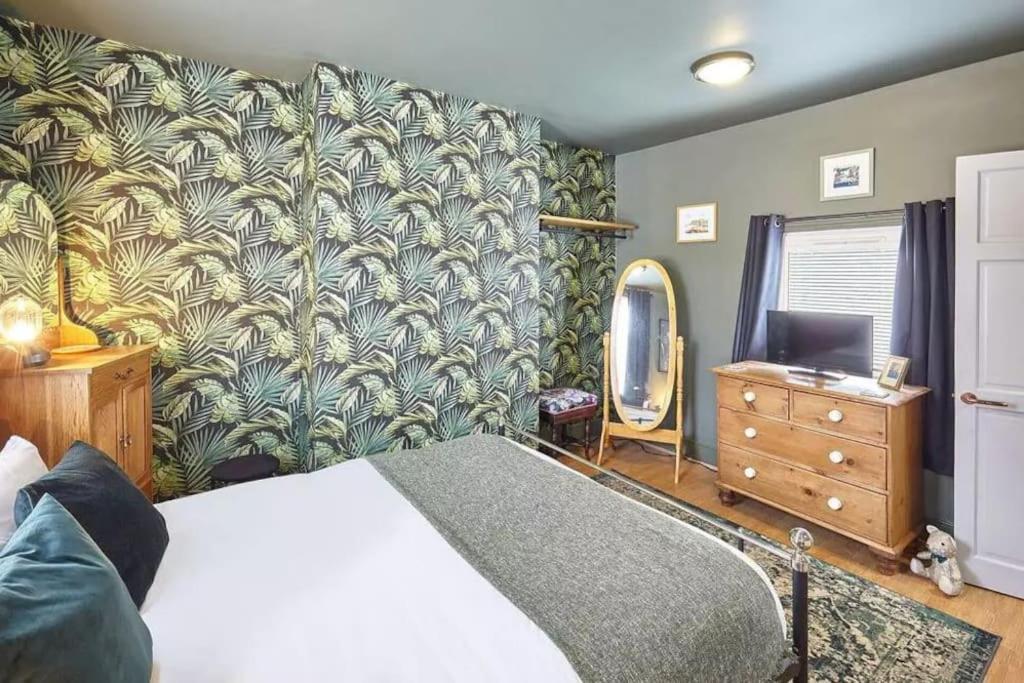 House 3 Bedroomed House * Whitby
